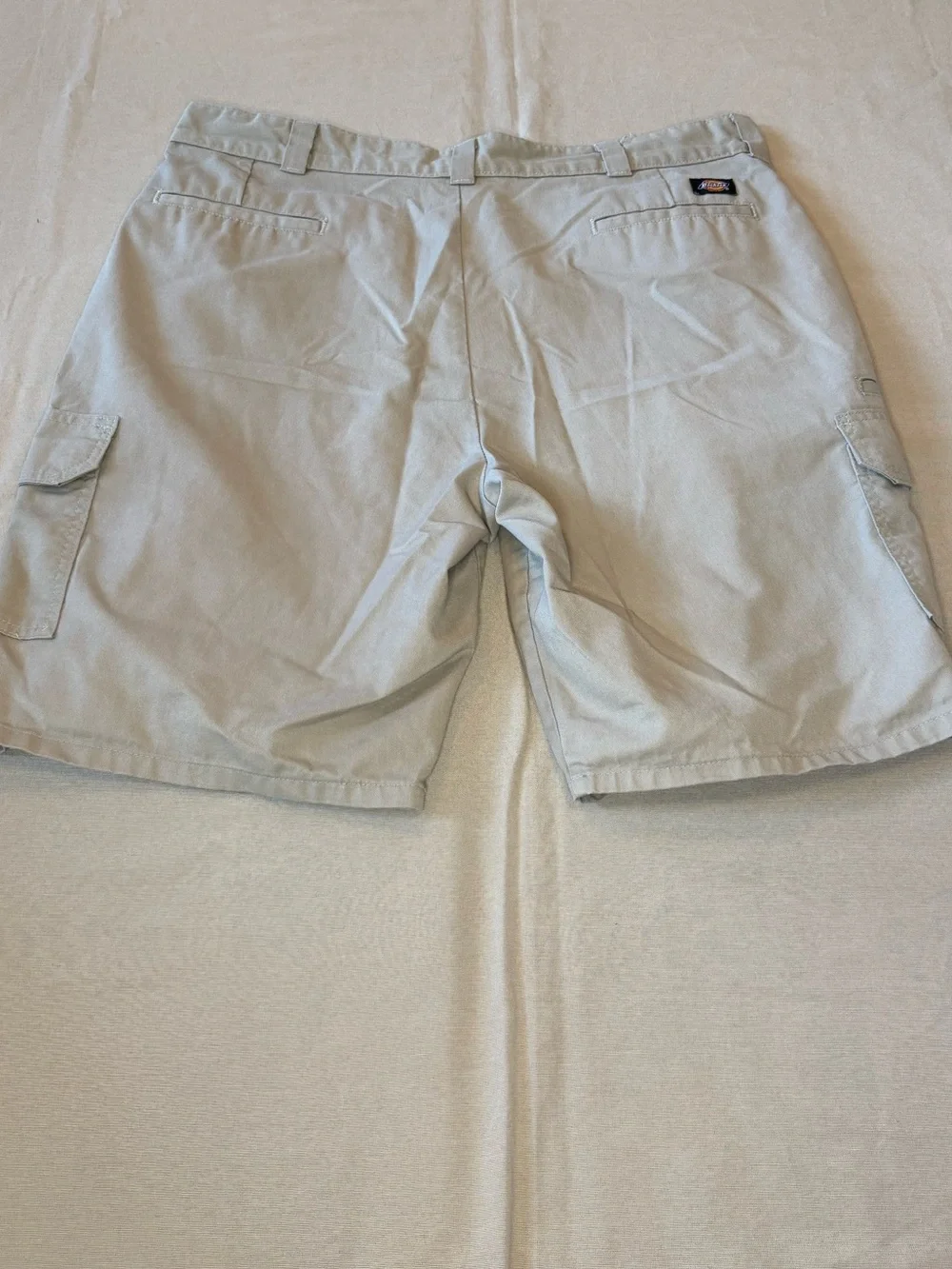 Dickies Men's Cargo Shorts in Light Beige Relaxed Fit